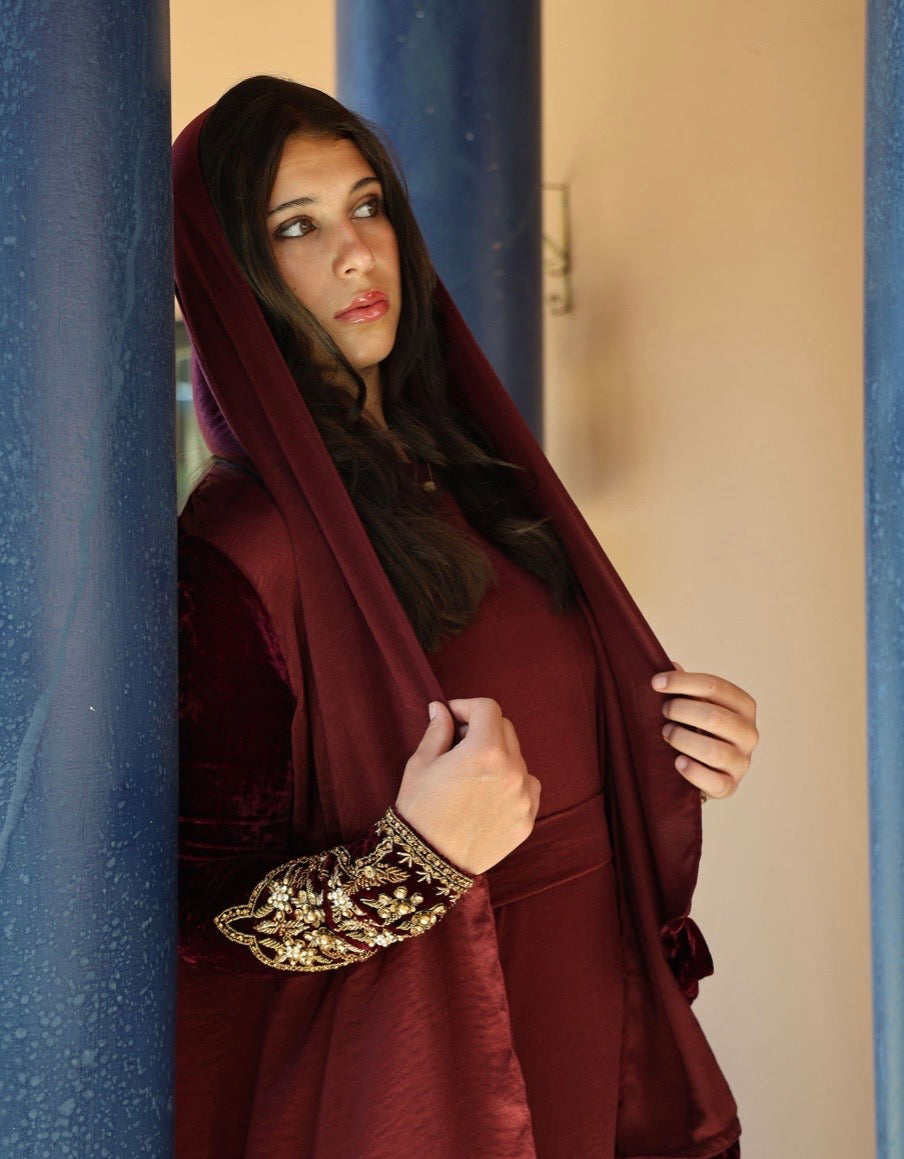 Burgundy Velvet Abaya with Beaded Sleeves, incl. Inner