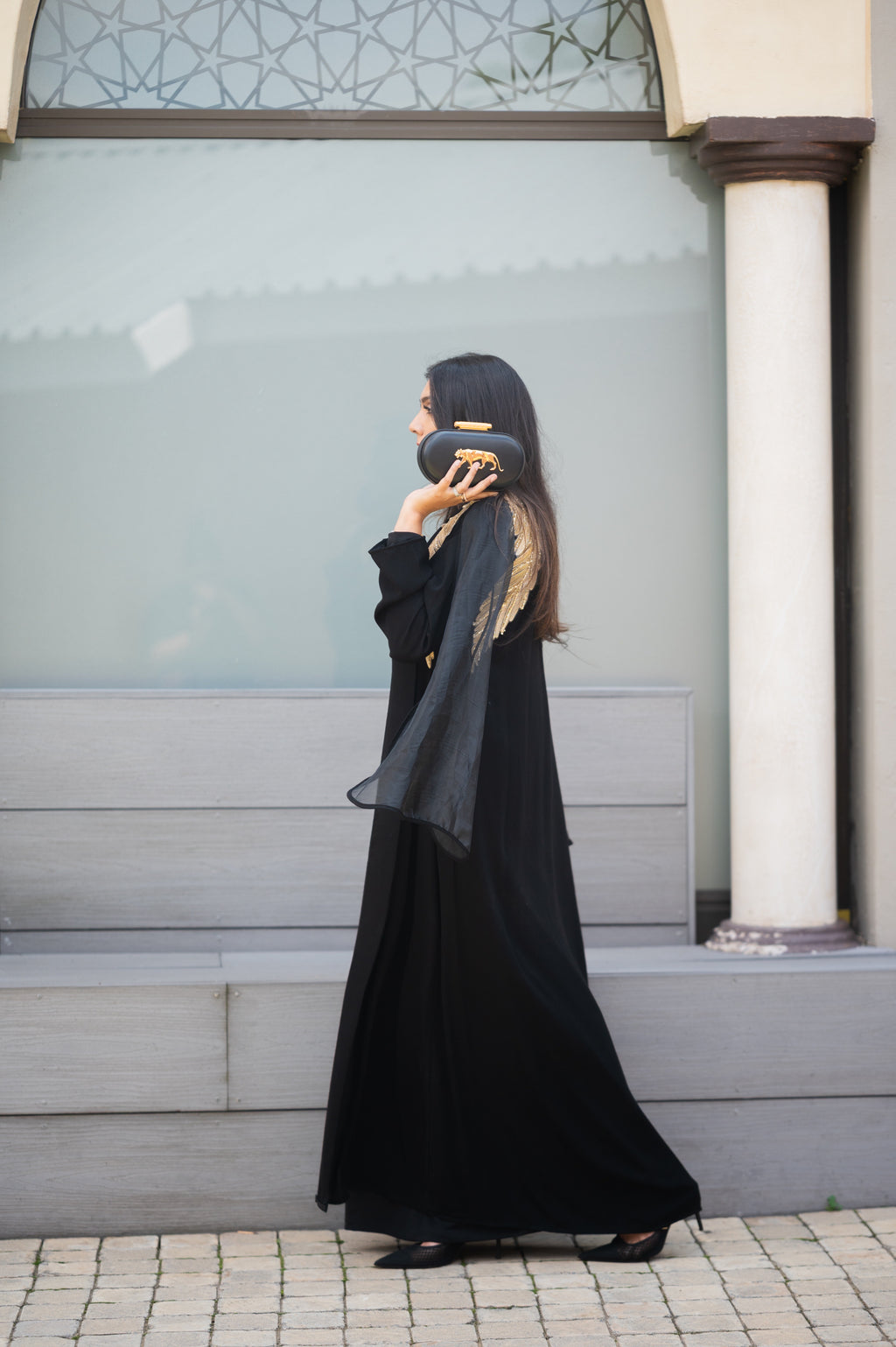 Abaya with big leaf detailing, black