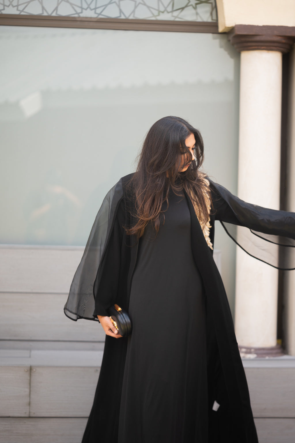 Abaya with big leaf detailing, black